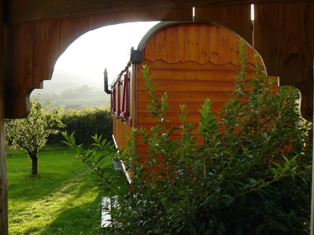 La Roulotte De La Fay Villa Dompierre-les-Ormes Room photo