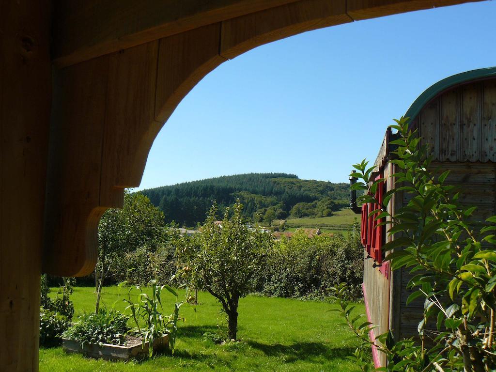La Roulotte De La Fay Villa Dompierre-les-Ormes Room photo