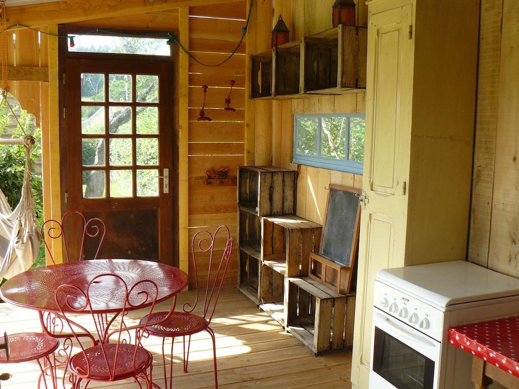 La Roulotte De La Fay Villa Dompierre-les-Ormes Room photo